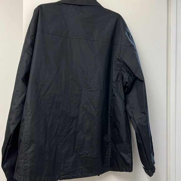 Beautiful rain jacket and wind proof mesh lining for women - Picture 6 of 7